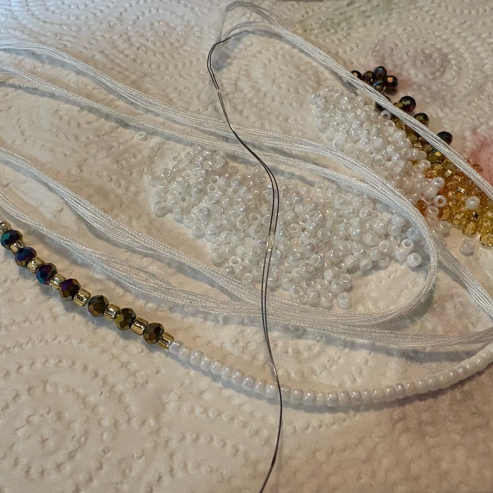NWT White, Gold & Iridescent Beads BEGINNER Waistbead up to 50 inches - Picture 11 of 11